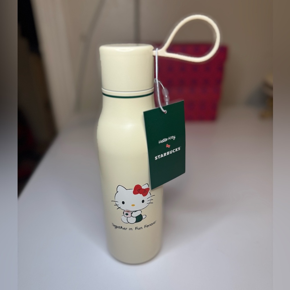 Starbucks x Hello Kitty 20 oz stainless steel bottle. New